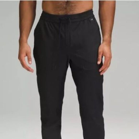 NWT Lululemon Men's License to Train Jogger  Black - Picture 1 of 4